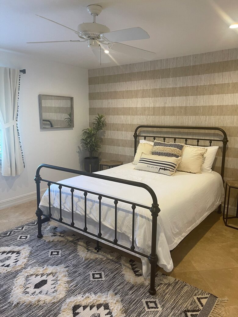 A Vibrant Retreat Near Naples Beach - Naples, Florida