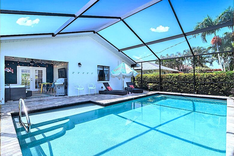 A Vibrant Retreat Near Naples Beach - Naples, Florida