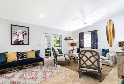 A Vibrant Retreat Near Naples Beach - Naples, Florida