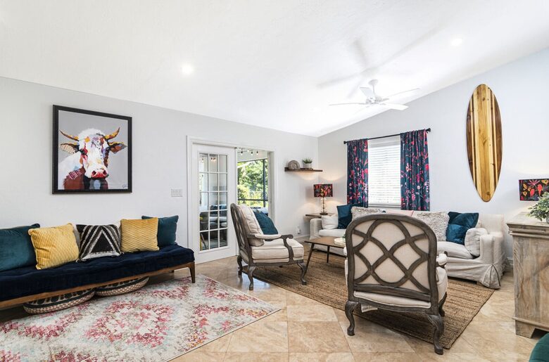 A Vibrant Retreat Near Naples Beach - Naples, Florida