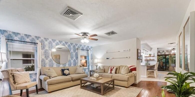 Villa Costa-- NAPLES Florida- Walk to Beach House - Naples, Florida