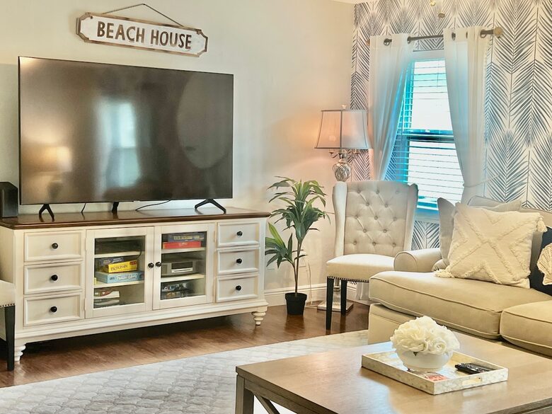 Villa Costa-- NAPLES Florida- Walk to Beach House - Naples, Florida
