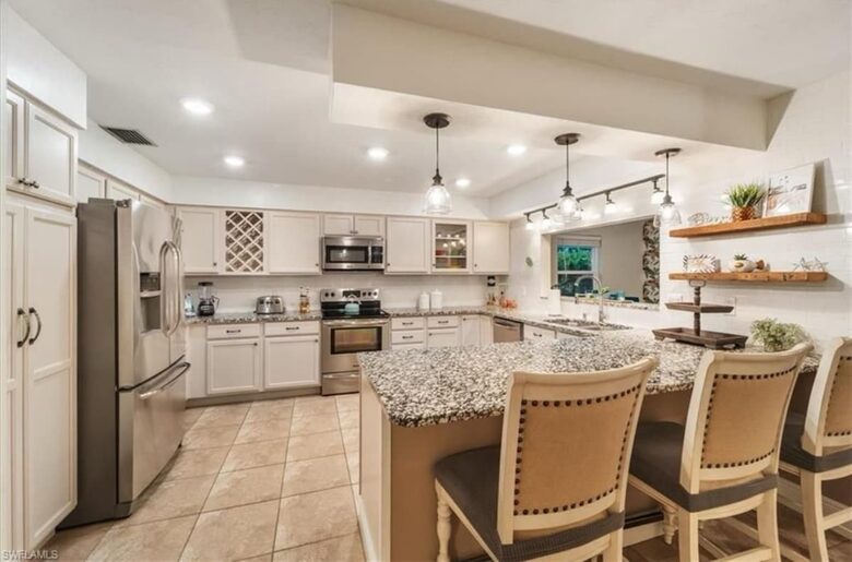 Villa Costa-- NAPLES Florida- Walk to Beach House - Naples, Florida