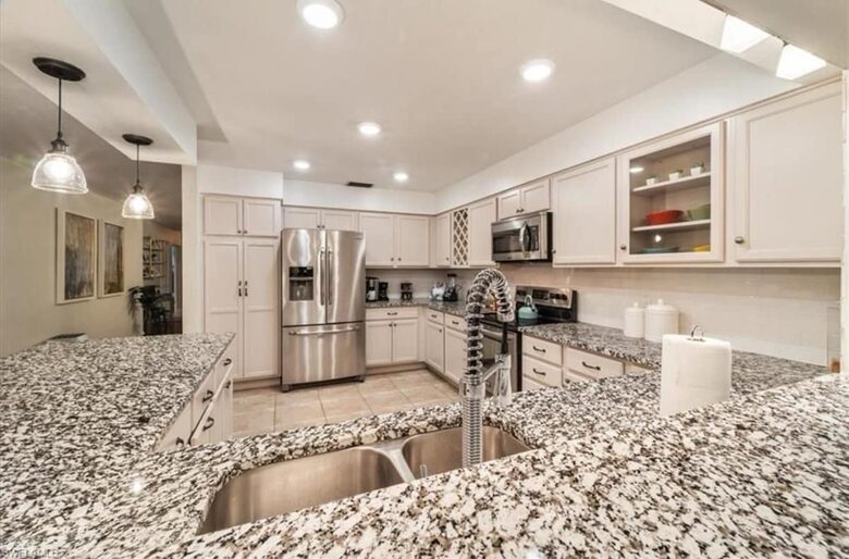 Villa Costa-- NAPLES Florida- Walk to Beach House - Naples, Florida