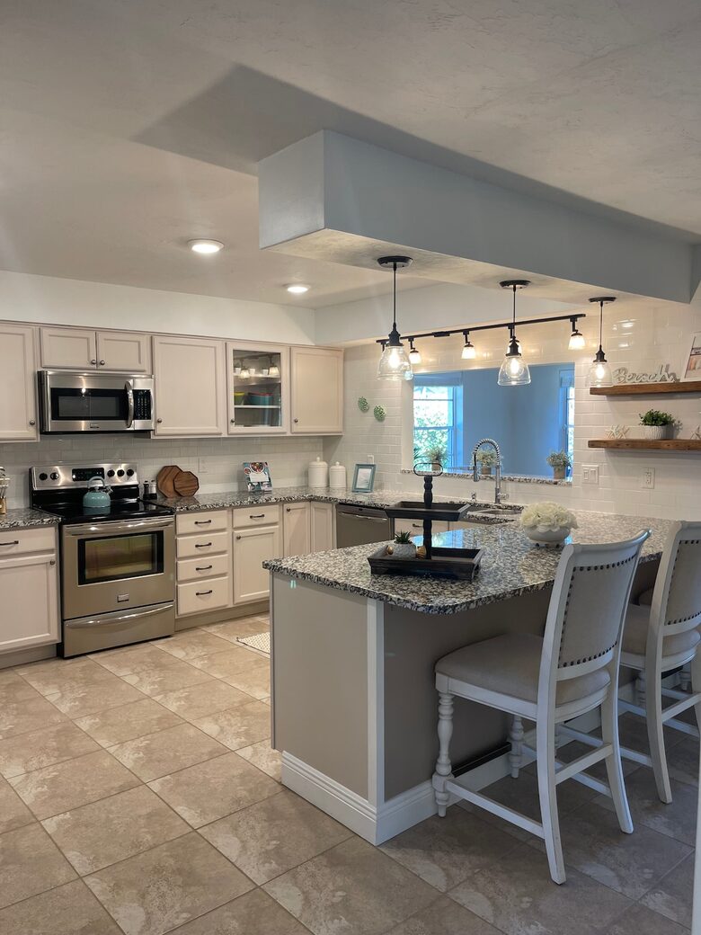 Villa Costa-- NAPLES Florida- Walk to Beach House - Naples, Florida