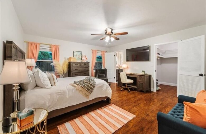 Villa Costa-- NAPLES Florida- Walk to Beach House - Naples, Florida