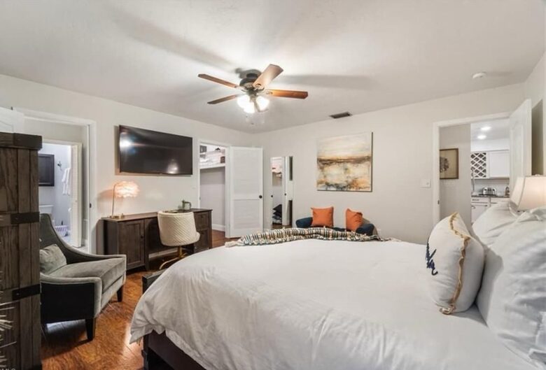 Villa Costa-- NAPLES Florida- Walk to Beach House - Naples, Florida