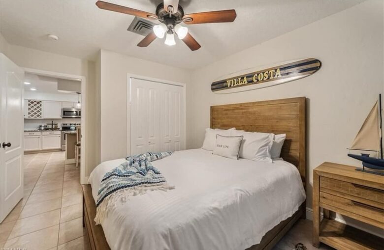 Villa Costa-- NAPLES Florida- Walk to Beach House - Naples, Florida