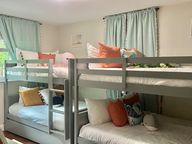 Villa Costa-- NAPLES Florida- Walk to Beach House - Naples, Florida