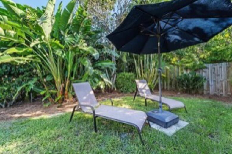 Villa Costa-- NAPLES Florida- Walk to Beach House - Naples, Florida