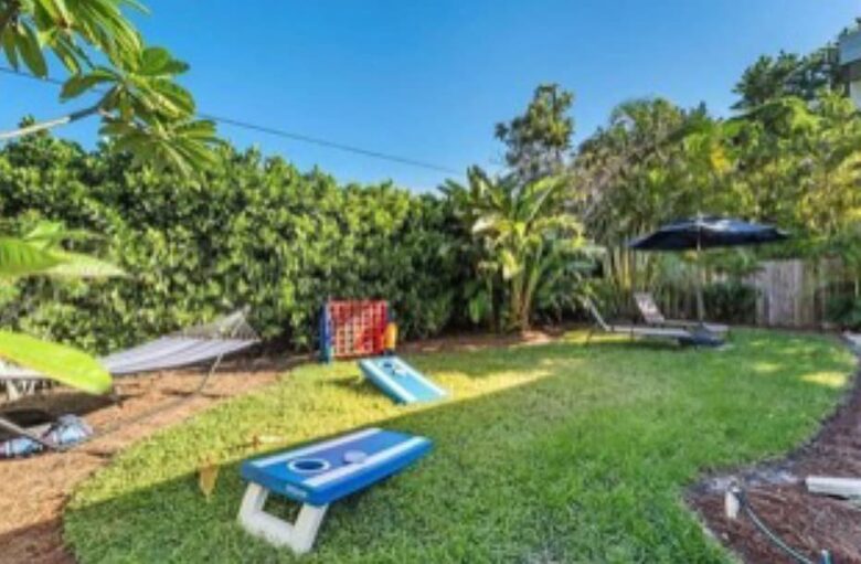 Villa Costa-- NAPLES Florida- Walk to Beach House - Naples, Florida