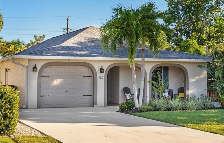 Villa Costa-- NAPLES Florida- Walk to Beach House - Naples, Florida