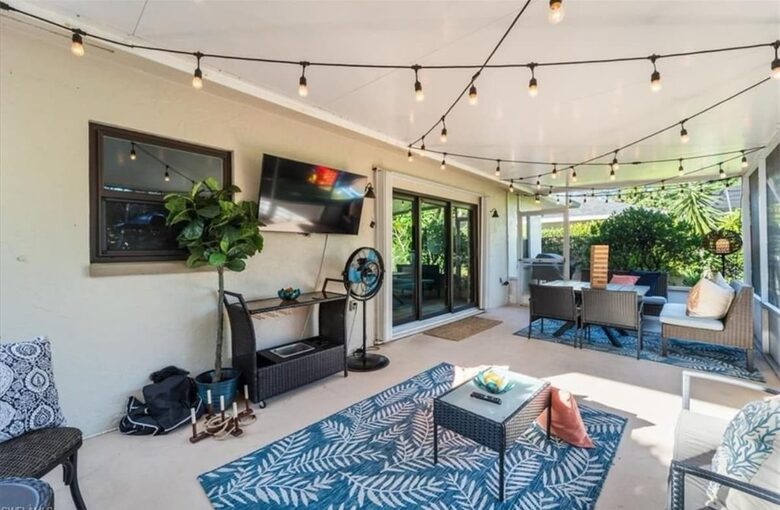 Villa Costa-- NAPLES Florida- Walk to Beach House - Naples, Florida