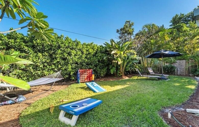 Villa Costa-- NAPLES Florida- Walk to Beach House - Naples, Florida