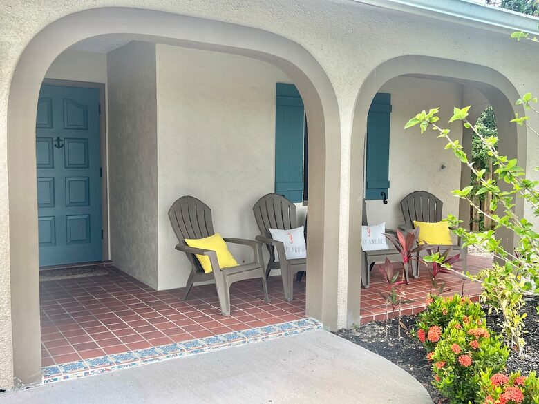 Villa Costa-- NAPLES Florida- Walk to Beach House - Naples, Florida