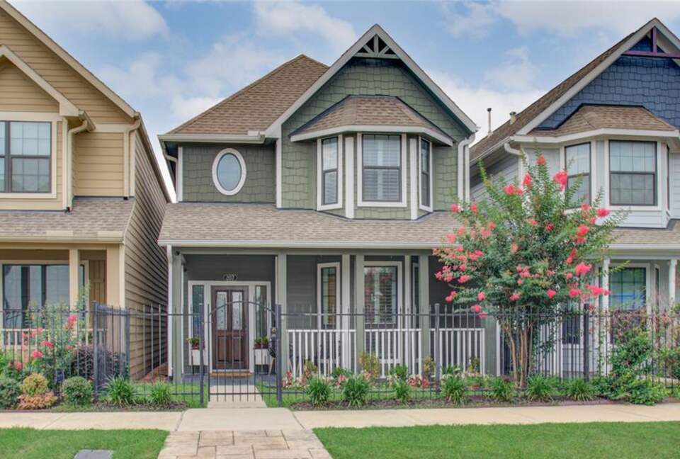 Historic Charm Meets Modern Comfort - Houston, Texas