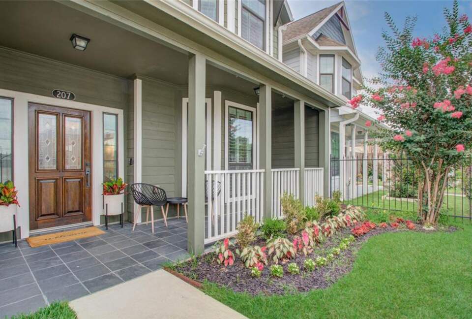Historic Charm Meets Modern Comfort - Houston, Texas