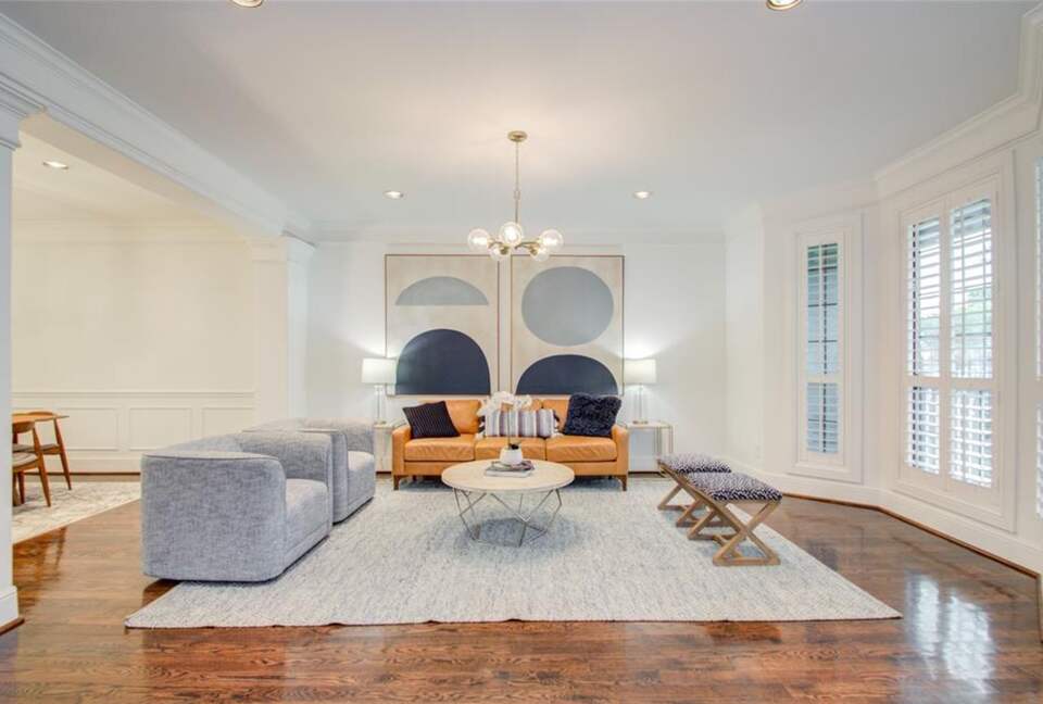 Historic Charm Meets Modern Comfort - Houston, Texas