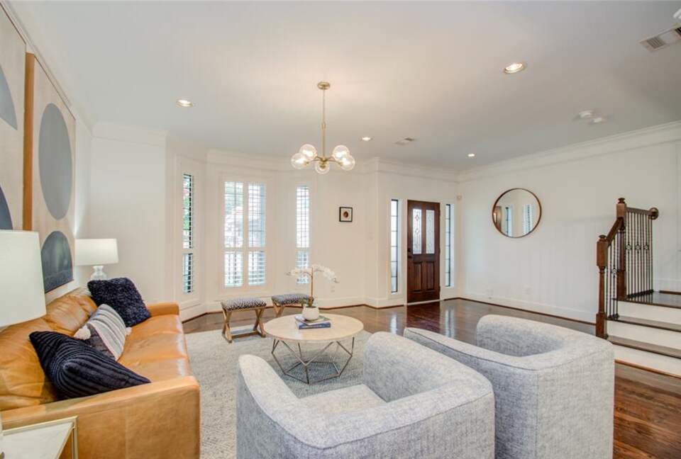 Historic Charm Meets Modern Comfort - Houston, Texas