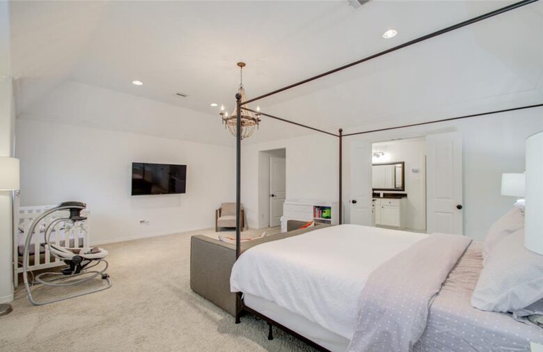 Historic Charm Meets Modern Comfort - Houston, Texas