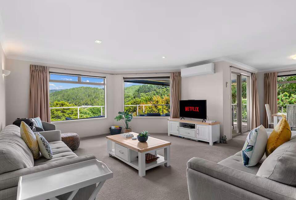 Pebblebrooke Views | A Tasteful Country Retreat in Mangawhai - Mangawhai, New Zealand