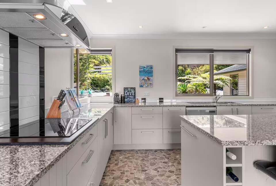 Pebblebrooke Views | A Tasteful Country Retreat in Mangawhai - Mangawhai, New Zealand