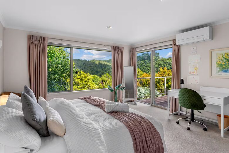 Pebblebrooke Views | A Tasteful Country Retreat in Mangawhai - Mangawhai, New Zealand