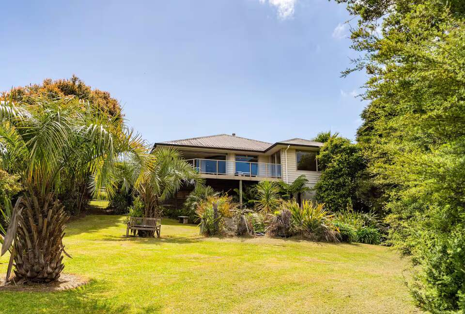 Pebblebrooke Views | A Tasteful Country Retreat in Mangawhai - Mangawhai, New Zealand