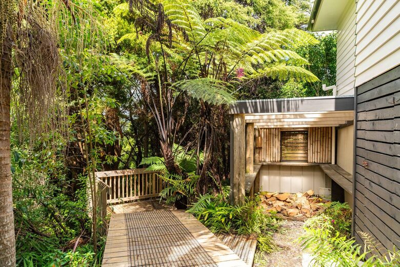 Pebblebrooke Views | A Tasteful Country Retreat in Mangawhai - Mangawhai, New Zealand