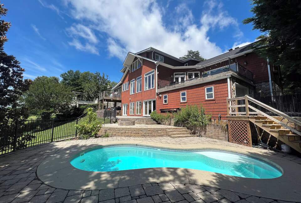 Charming Mountain-Top Haven Minutes from Downtown Chattanooga - Signal Mountain, Tennessee