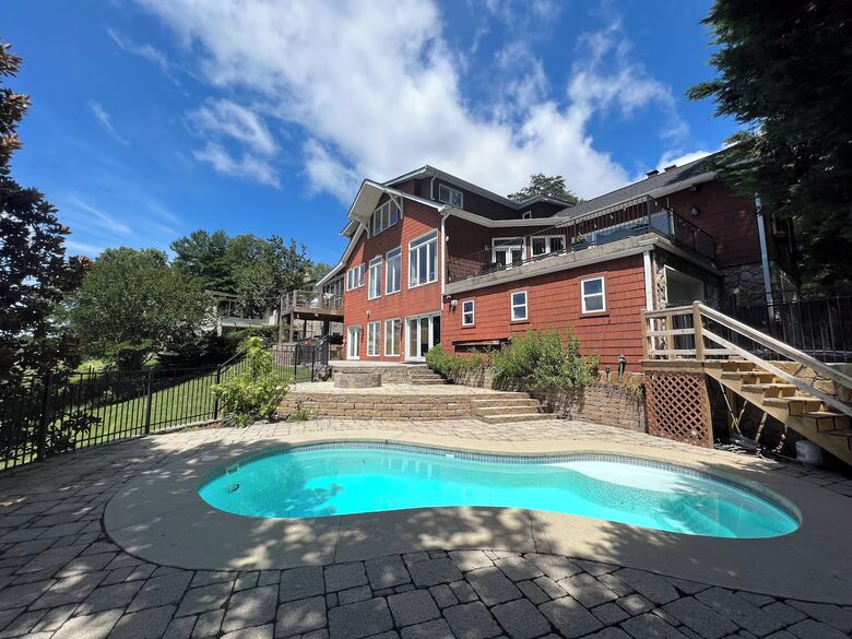 Charming Mountain-Top Haven Minutes from Downtown Chattanooga - Signal Mountain, Tennessee