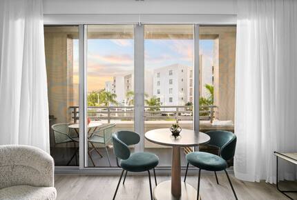 Peaceful Poolside Retreat by the Bay - Sarasota, Florida