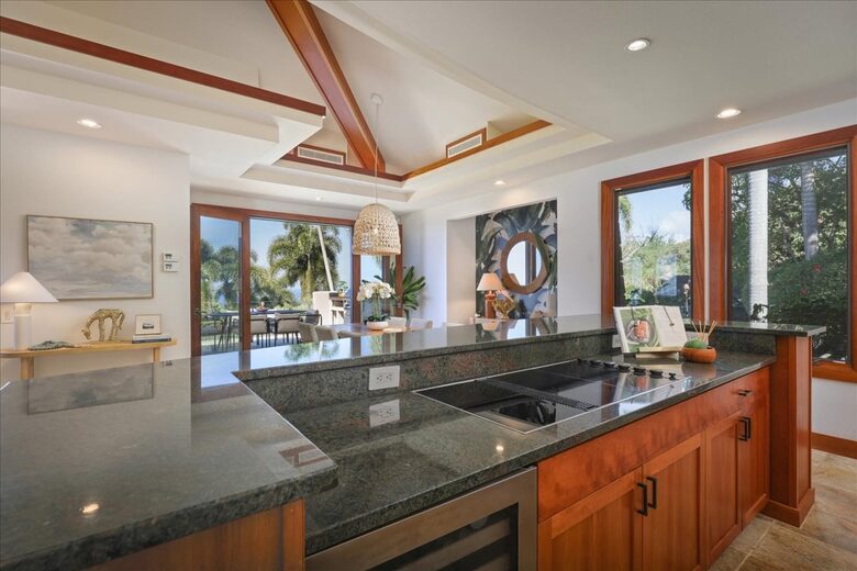 Ultra-Luxury Living on the Kona Coast - Kealakekua, Hawaii
