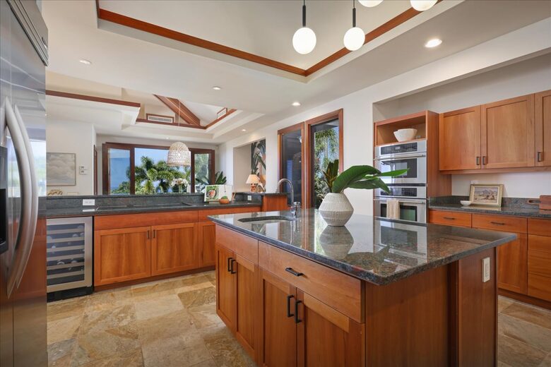 Ultra-Luxury Living on the Kona Coast - Kealakekua, Hawaii