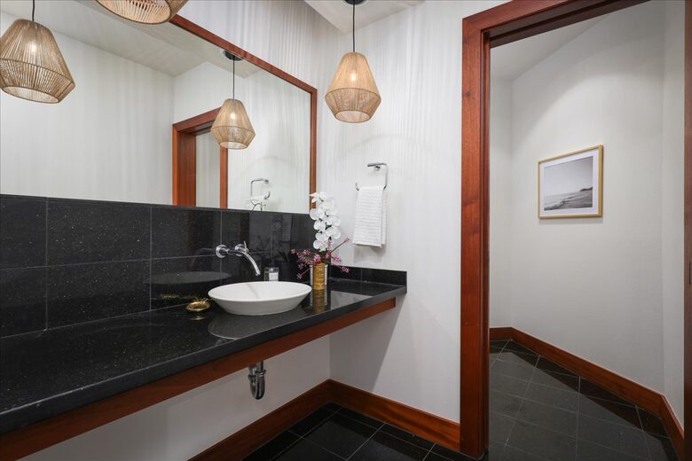 Ultra-Luxury Living on the Kona Coast - Kealakekua, Hawaii
