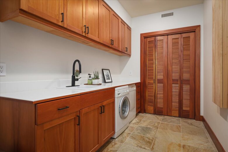 Ultra-Luxury Living on the Kona Coast - Kealakekua, Hawaii