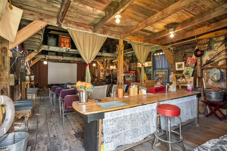 The Boathouse Theater Residence - Boothbay Harbor, Maine
