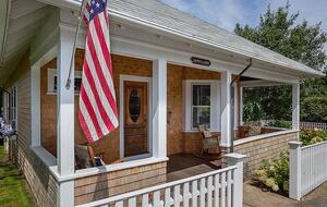 Charming Cottage Escape in the Heart of Nantucket - Nantucket, Massachusetts