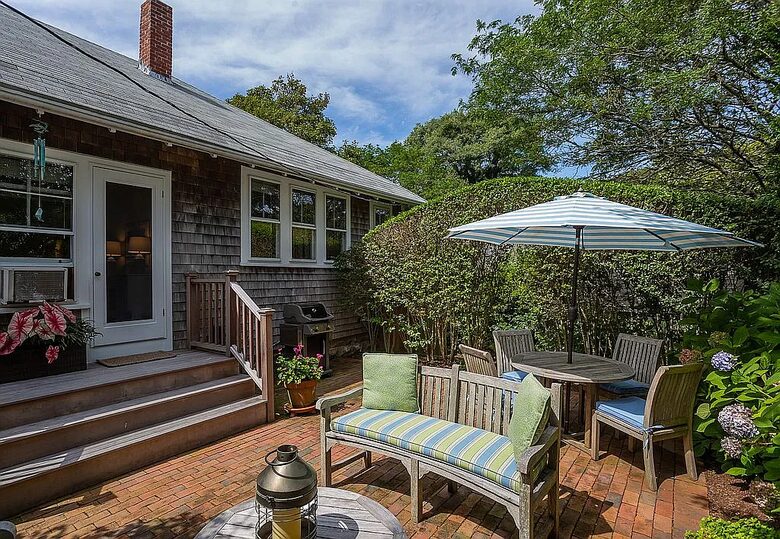 Charming Cottage Escape in the Heart of Nantucket - Nantucket, Massachusetts