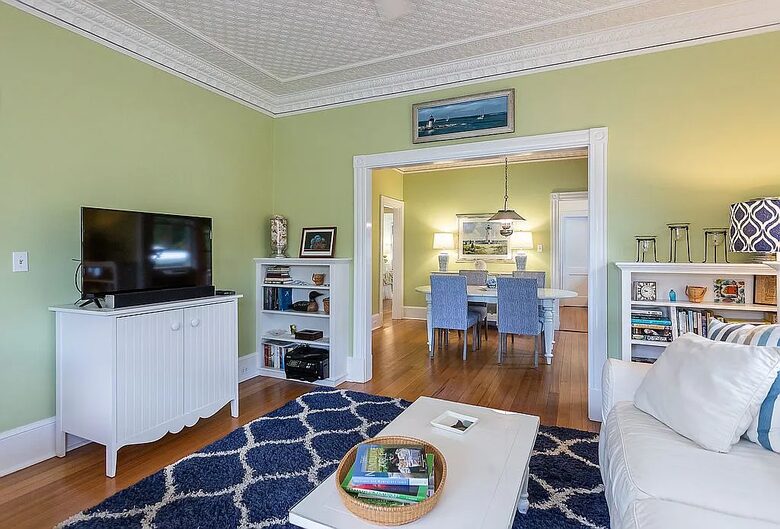 Charming Cottage Escape in the Heart of Nantucket - Nantucket, Massachusetts