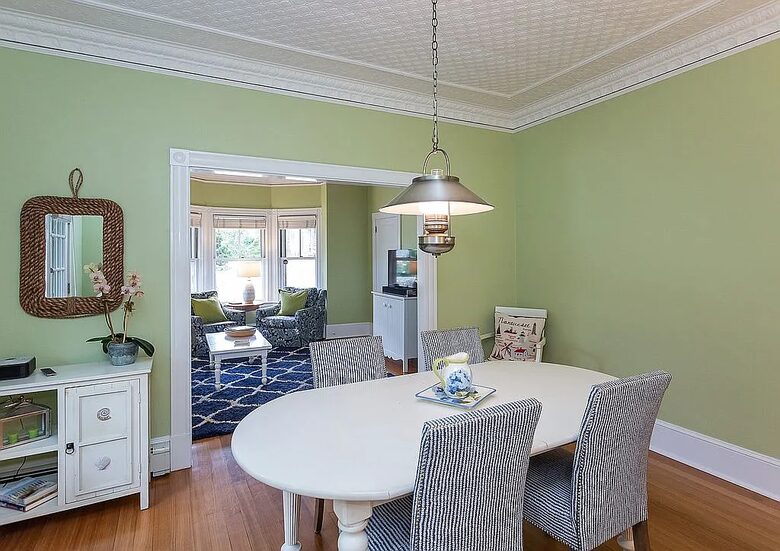 Charming Cottage Escape in the Heart of Nantucket - Nantucket, Massachusetts