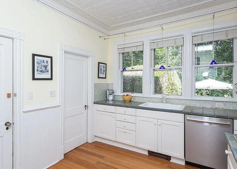 Charming Cottage Escape in the Heart of Nantucket - Nantucket, Massachusetts