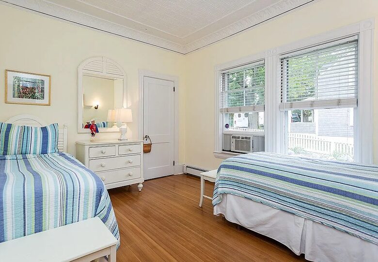 Charming Cottage Escape in the Heart of Nantucket - Nantucket, Massachusetts