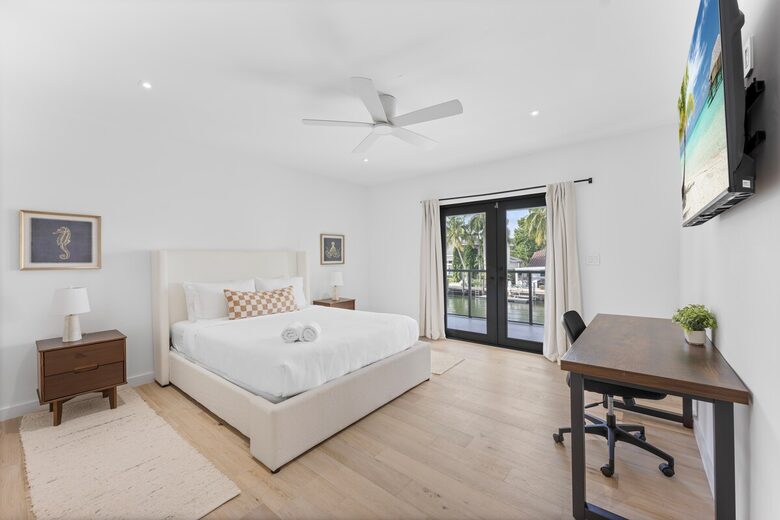 Intracoastal Grandeur | A Premier Waterfront Retreat in Fort Lauderdale - Fort Lauderdale, Florida