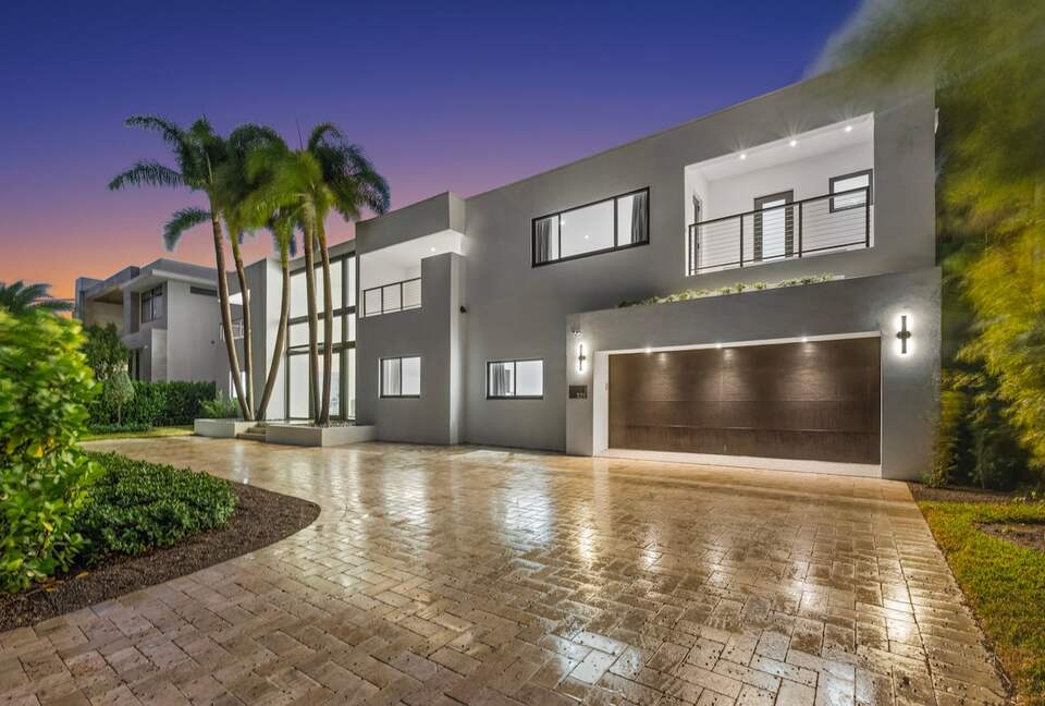 Intracoastal Grandeur | A Premier Waterfront Retreat in Fort Lauderdale - Fort Lauderdale, Florida