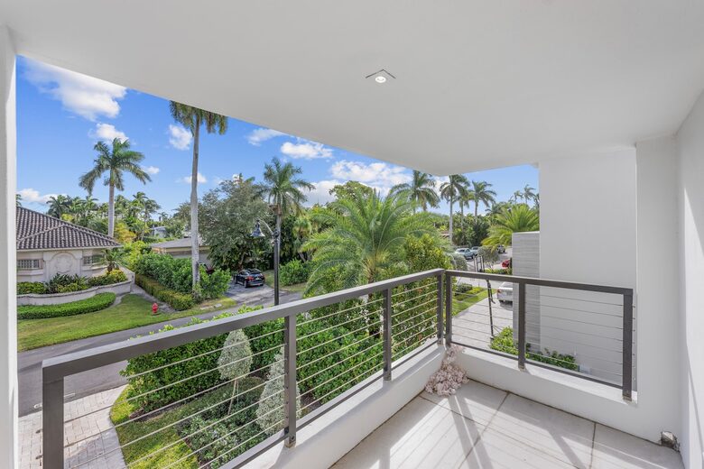 Intracoastal Grandeur | A Premier Waterfront Retreat in Fort Lauderdale - Fort Lauderdale, Florida