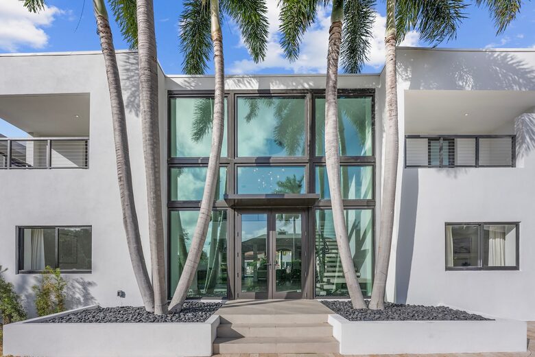 Intracoastal Grandeur | A Premier Waterfront Retreat in Fort Lauderdale - Fort Lauderdale, Florida