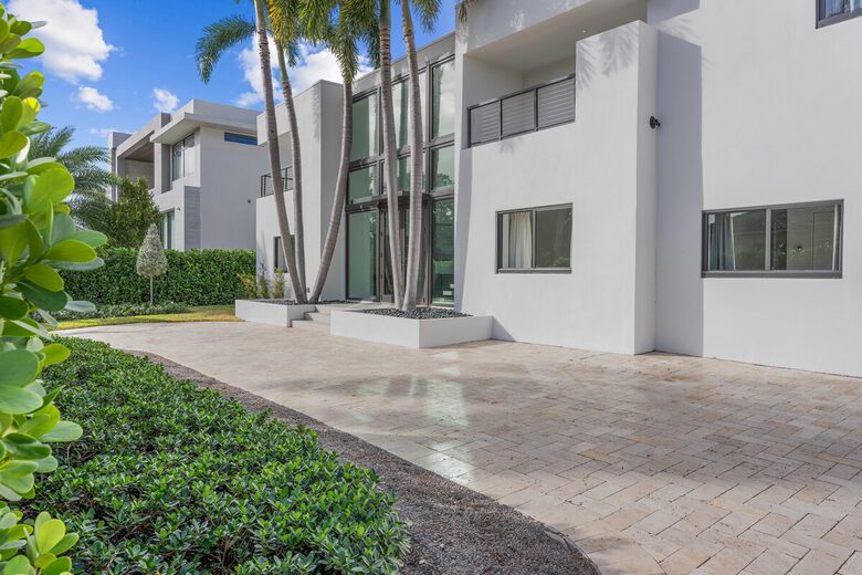 Intracoastal Grandeur | A Premier Waterfront Retreat in Fort Lauderdale - Fort Lauderdale, Florida