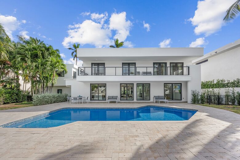 Intracoastal Grandeur | A Premier Waterfront Retreat in Fort Lauderdale - Fort Lauderdale, Florida