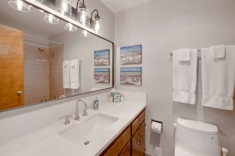 Cozy Coastal Retreat at Rockaway Beach - Rockaway Beach, Oregon